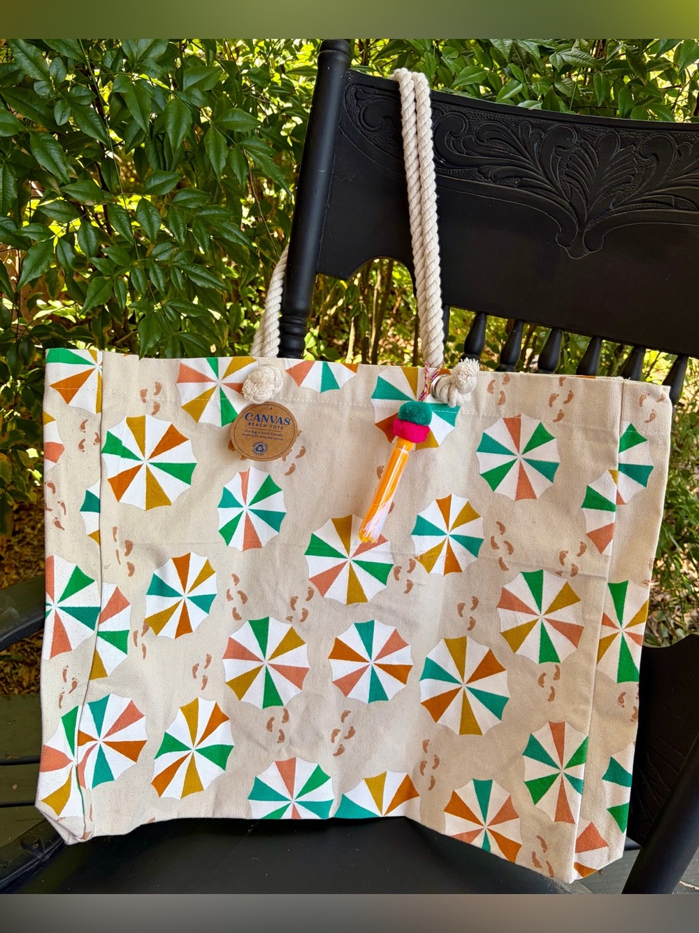 NWT ÈCCOLO Canvas Beach Tote with Green, Orange & Tan Umbrella Print
